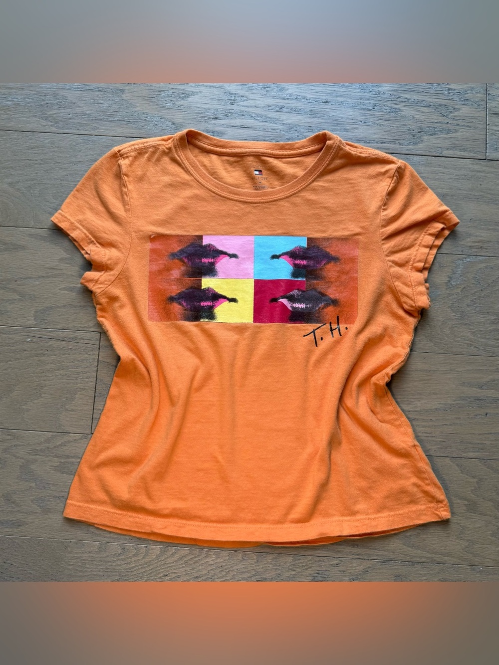 Tommy Hilfiger retro Pop art Lips baby tee